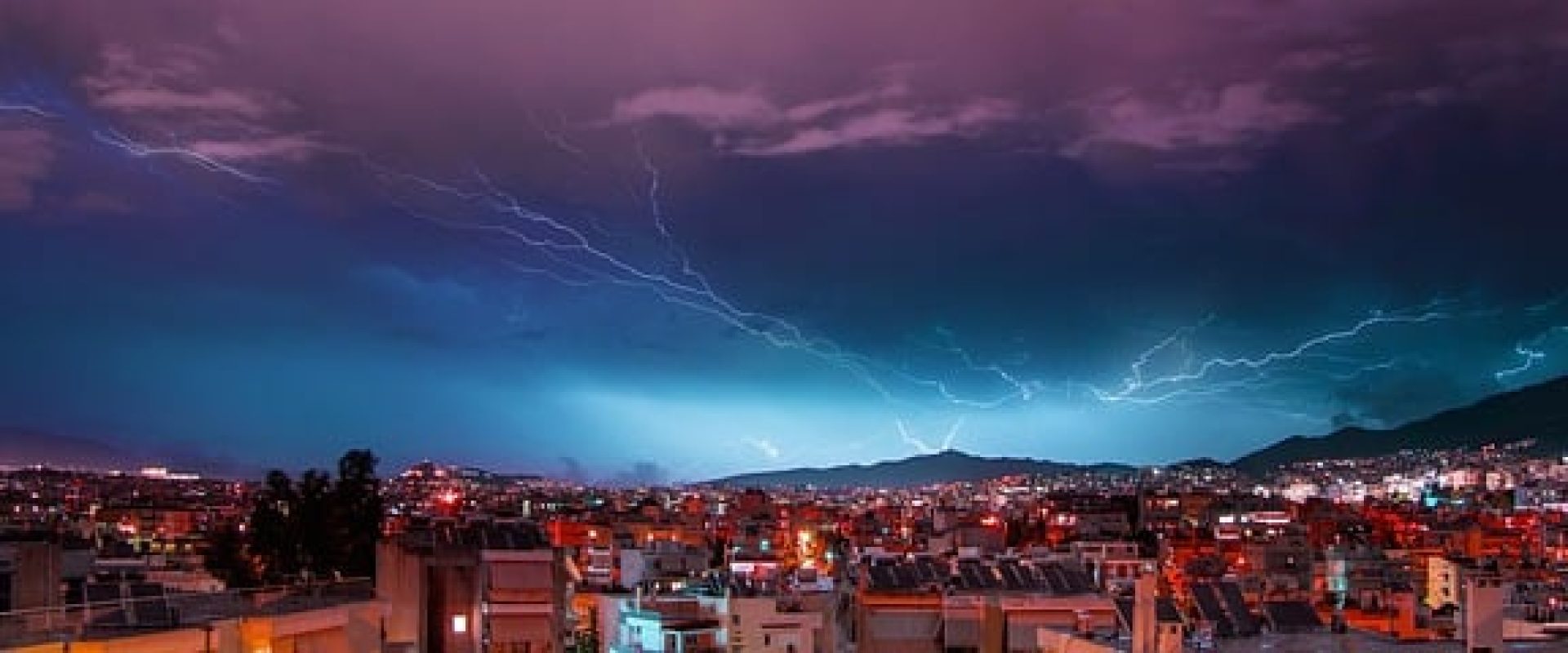 lighting-1368798_640